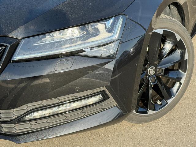 Skoda SUPERB Combi 1.4 TSI iV 218pk Sportline Business Pano Matrix ACC BSM DCC Elektr. Zetels Stuur/Stoel/Achterbank verw. Tr.haak VOL!!