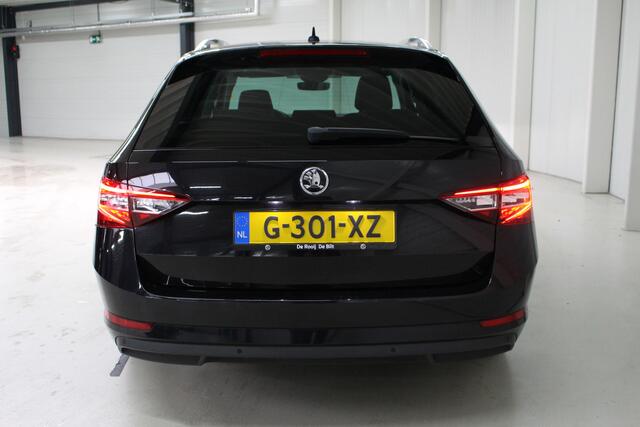 Skoda SUPERB Combi 1.5 TSI ACT Style Business Leder | Panoramadak | El. stoelverstelling |