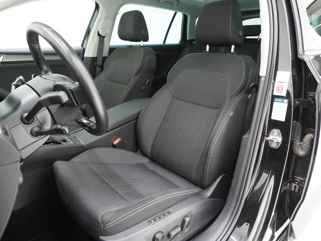 Skoda SUPERB Combi 1.4 TSI iV 218PK Style | Panoramadak | Adaptive Cruise | Camera | Memory | Virtual | DAB | Carplay