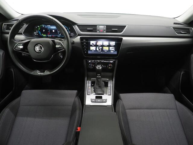 Skoda SUPERB Combi 1.4 TSI iV 218PK Style | Panoramadak | Adaptive Cruise | Camera | Memory | Virtual | DAB | Carplay