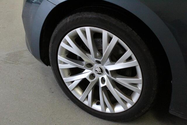 Skoda SUPERB Combi 1.4 TSI iV Business Edition Plus | CANTON-AUDIO | TREKHAAK | CARPLAY | STOEL-VERW | ACC | CAMERA | 18'LMV |