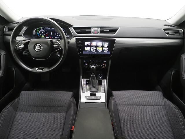 Skoda SUPERB Combi 1.4 TSI iV 218PK Style | Camera | Trekhaak | Keyless | Adaptive Cruise | Memory | Virtual | Carplay