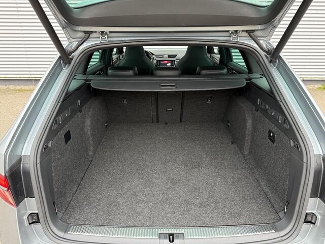 Skoda SUPERB Combi 1.4 TSI iV Sportline Automaat Pano Canton Carplay Standkachel Le