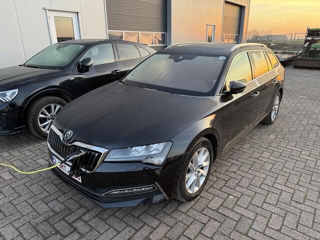 Skoda SUPERB Combi 1.4 TSI iV Business Edition | Leder | Pano dak