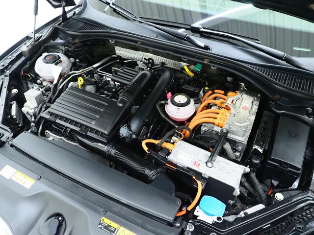 Skoda SUPERB Combi 1.4 TSI iV 218PK Style | Massage | Trekhaak | Camera | Adaptive Cruise | Keyless | Virtual | Memory | Carplay