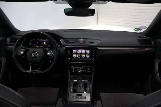 Skoda SUPERB Combi 1.4 TSI iV Sport Business | Panoramadak | Matrix LED | Navigatie