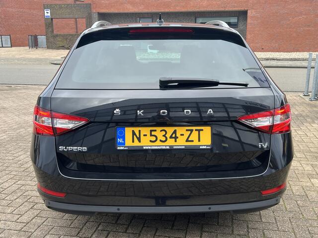 Skoda SUPERB Combi 1.4 TSI iV 218 pk Business Edition Plus Navigatie Trekhaak Camera Carplay Elek Stoel Stoelverwarming v+a ACC DAB 18 Inch Velgen Canton Audio Getint Glas Plug in Hybride NL Auto