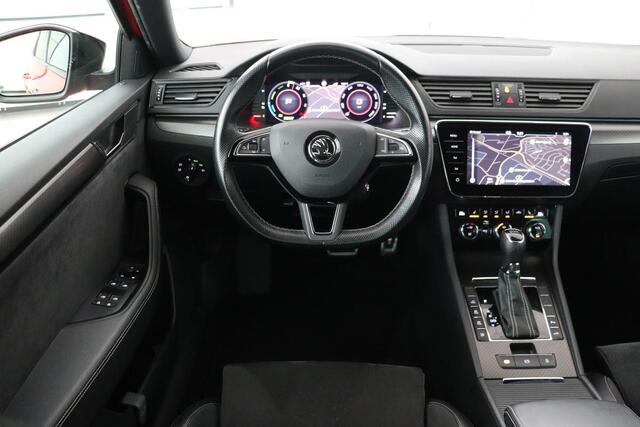 Skoda SUPERB 1.4 TSI iV Sportline | Trekhaak | Stoelverwarming | Matrix LED | Virtual Cockpit | Camera | Alcantara | Canton sound | Memory | Carplay | Navigatie | PHEV