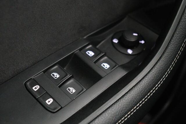 Skoda SUPERB 1.4 TSI iV Sportline | Trekhaak | Stoelverwarming | Matrix LED | Virtual Cockpit | Camera | Alcantara | Canton sound | Memory | Carplay | Navigatie | PHEV