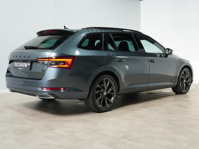 Skoda SUPERB Combi 1.4 TSI iV 218pk Sportline Business Pano. Navi. Trekhaak 360 Camera stoel/Stuurverw. Android/Carplay 240