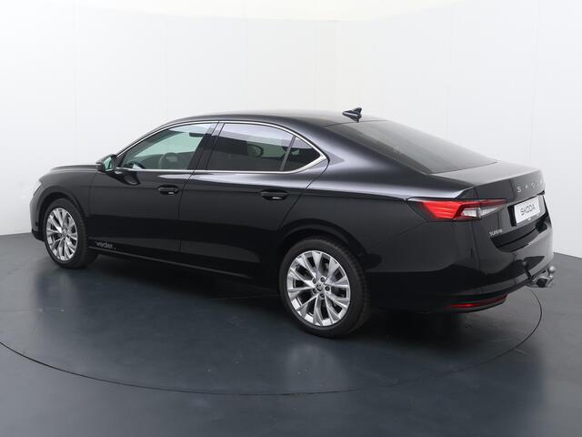 Skoda SUPERB First Edition 1.5 TSI 150 pk DSG | Massagestoelen | Adaptieve cruise control | 18'' Lichtmetalen velgen | Achteruitrijcamera |
