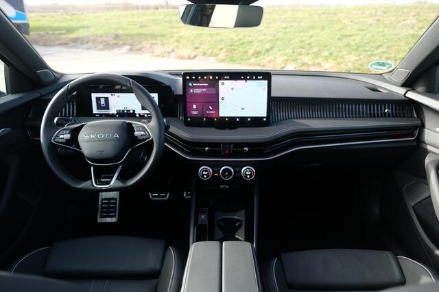 Skoda SUPERB Combi 1.5 TSI PHEV Sportline | PANO | TREKHAAK | 19" TORCULAR VELGEN | DCC | HEAD-UP DISPLAY