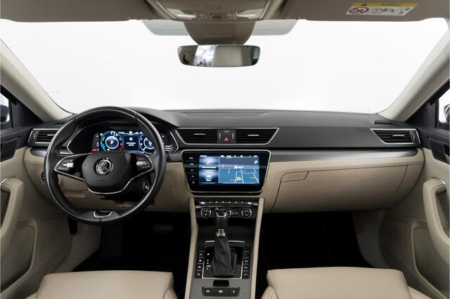 Skoda SUPERB Combi 1.4 TSI iV Business Edition Plus Complete auto! inc. Fietsen drager en ski koffer!