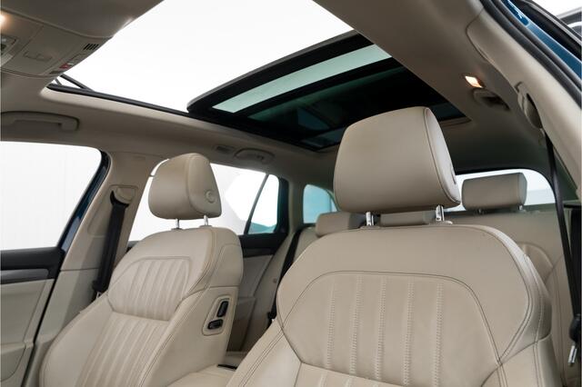 Skoda SUPERB Combi 1.4 TSI iV Business Edition Plus Complete auto! inc. Fietsen drager en ski koffer!