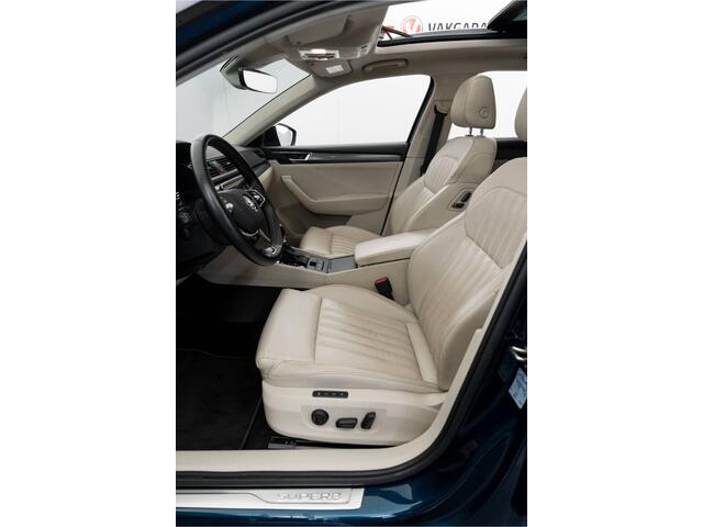 Skoda SUPERB Combi 1.4 TSI iV Business Edition Plus Complete auto! inc. Fietsen drager en ski koffer!