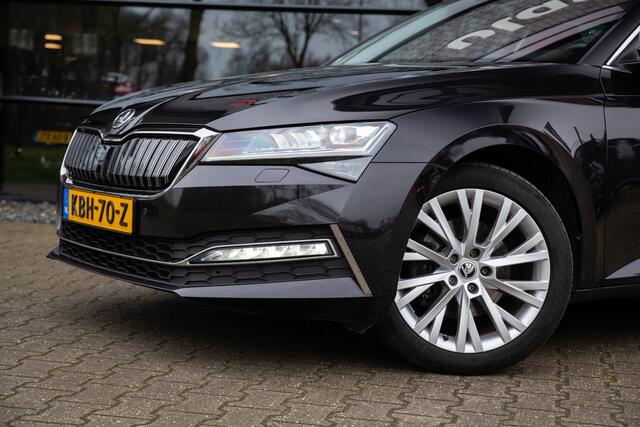 Skoda SUPERB Combi 1.4 TSI iV Business , Virtual cockpit, Canton, Carplay,
