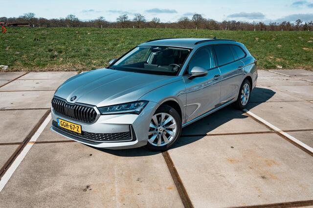 Skoda SUPERB Combi 1.5 TSI MHEV First Edition | TREKHAAK | CAMERA | LED | ALL SEASON BANDEN