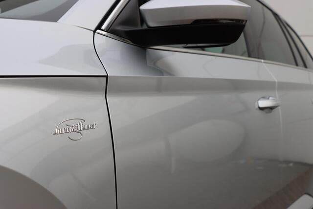 Skoda SUPERB Combi 1.4 TSI Laurin & Klement 218pk DSG6 Stoel voor+ achterverwarming | Trekhaak | Carplay