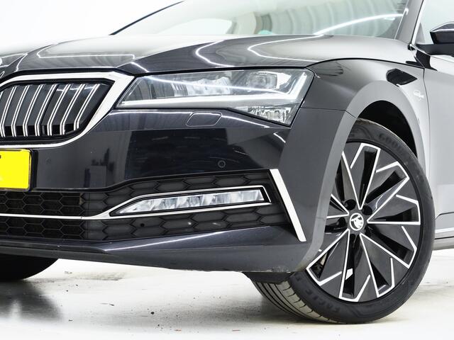 Skoda SUPERB Combi 1.4 TSI iV Laurin & Klement | Leder | Trekhaak | Canton | Adaptive Cruise | Keyless | Sfeerlicht | Memory | Carplay