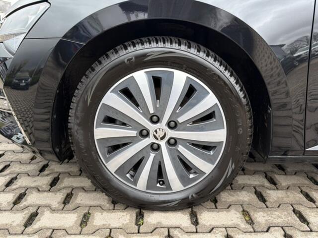 Skoda SUPERB 1.4 TSI iV AMBITION TREKHAAK/CRUISE/STOELVERW/NAVI/CARPLAY