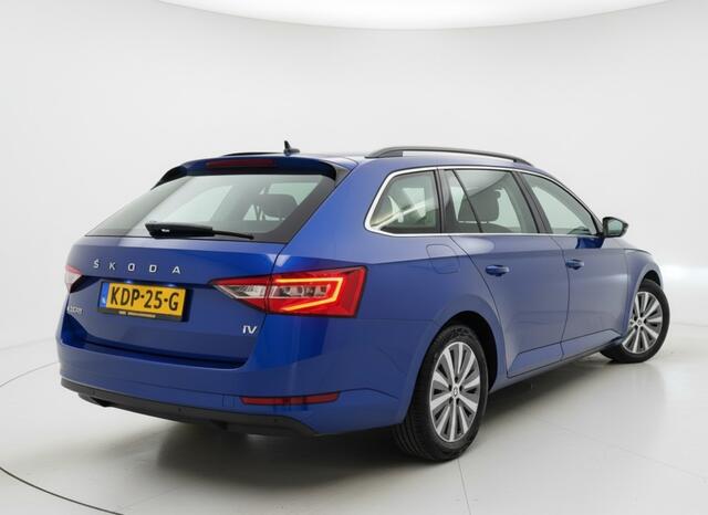 Skoda SUPERB Combi iV 218PK DSG HYBRID BUSINESS TREKHAAK/NAVI/CANTON-AUDIO