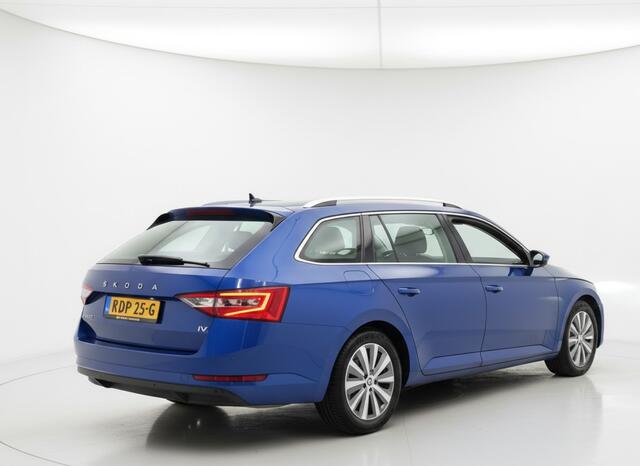 Skoda SUPERB Combi iV 218PK DSG HYBRID BUSINESS TREKHAAK/NAVI/CANTON-AUDIO