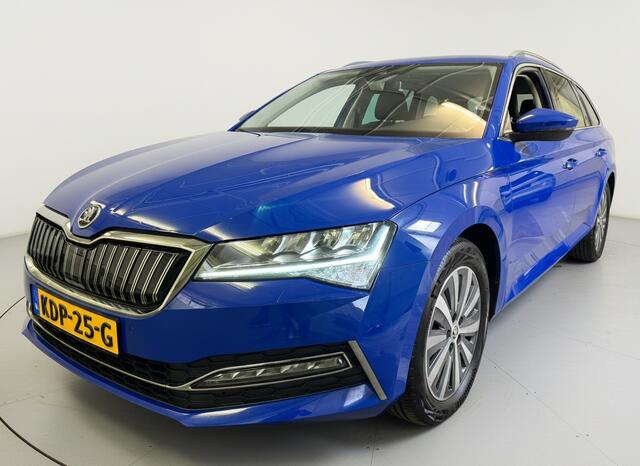 Skoda SUPERB Combi iV 218PK DSG HYBRID BUSINESS TREKHAAK/NAVI/CANTON-AUDIO