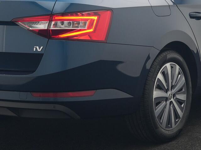 Skoda SUPERB Combi 1.4 TSI iV Ambition PHEV 218pk Dealer O.H. | Camera | Lederen Sportstoelen Memory & Verwarmd | Keyless | Apple Carplay | Virtual Cockpit | Navigatie | Cruise Control | DAB | Plug In Hybrid