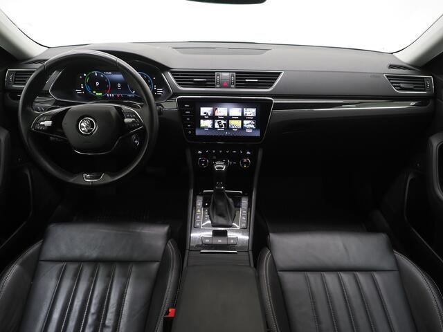 Skoda SUPERB Combi 1.4 TSI iV Laurin & Klement | Leder | Canton | Trekhaak | Camera | Keyless | Adaptive Cruise | Memory | Carplay