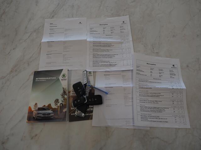 Skoda SUPERB Combi 1.4 TSI iV Laurin & Klement | Massage | Leder | Trekhaak | 360 | Canton | Keyless | Adaptive Cruise | Carplay