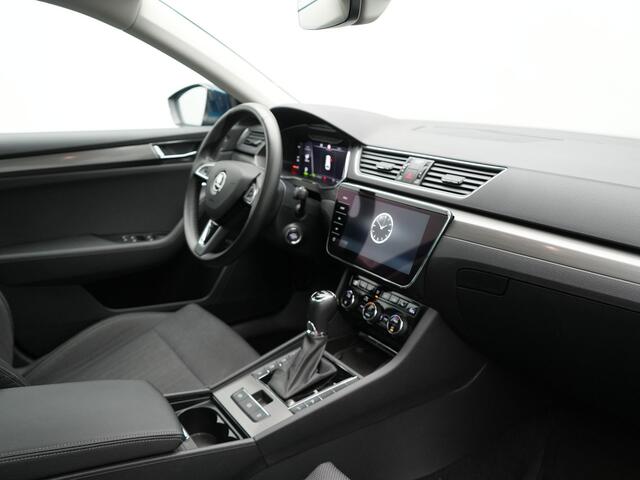 Skoda SUPERB Combi TSI iV Business Edition Plus Plug In Hybrid 218pk Dealer O.H. PHEV | Panodak | Cruise Control | Sportstoelen Memory & Verwarmd | Crystal LED | Apple Carplay | Virtual | DAB