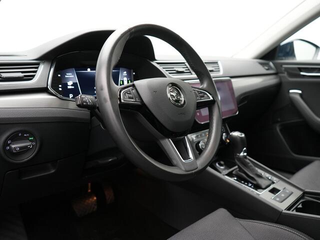 Skoda SUPERB Combi TSI iV Business Edition Plus Plug In Hybrid 218pk Dealer O.H. PHEV | Panodak | Cruise Control | Sportstoelen Memory & Verwarmd | Crystal LED | Apple Carplay | Virtual | DAB