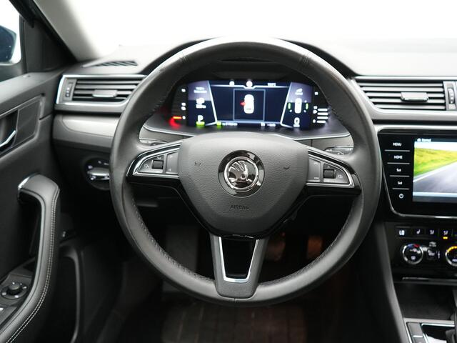 Skoda SUPERB Combi TSI iV Business Edition Plus Plug In Hybrid 218pk Dealer O.H. PHEV | Panodak | Cruise Control | Sportstoelen Memory & Verwarmd | Crystal LED | Apple Carplay | Virtual | DAB
