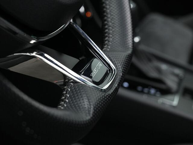 Skoda SUPERB 1.4 TSI iV 218 pk Sportline | Panoramadak | Trekhaak | Navigatie Columbus | Geheugenstoelen | Adaptief onderstel | 360 Camera | Matrix LED | Canton