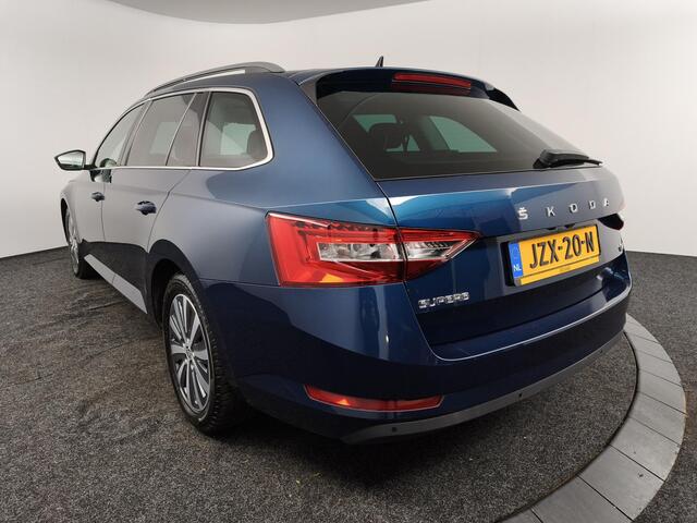 Skoda SUPERB Combi 1.4 TSI iV Business Edition l Schuifdak l Stoel/Stuurverwarming l Camera l Navigatie l