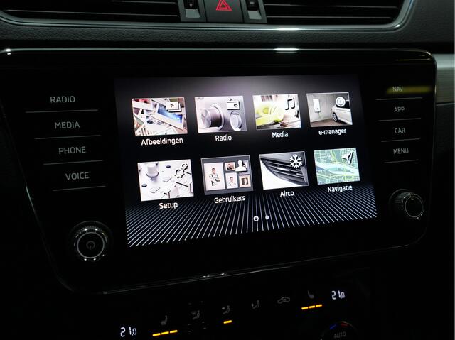 Skoda SUPERB Combi 1.4 TSI iV 204pk PHEV Business Edition Plus Trekhaak | Camera | Memory | Carplay | 18" | LED