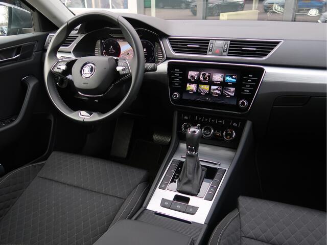 Skoda SUPERB Combi 1.5 TSI 150pk DSG Business Edition | trekhaak | 19 inch | pdc