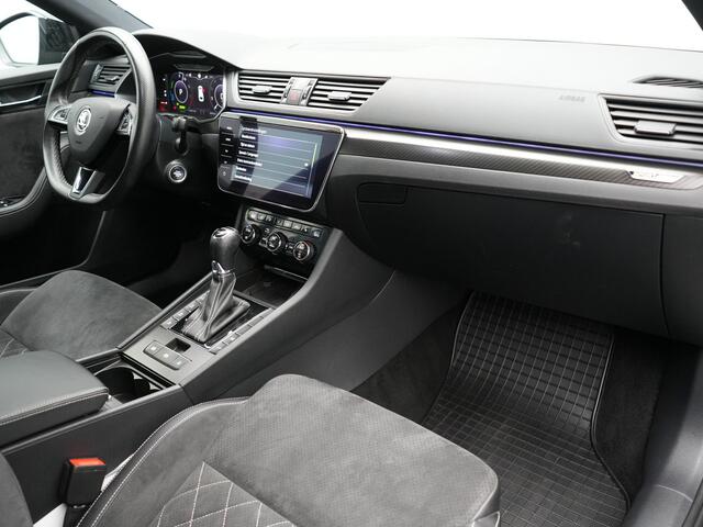 Skoda SUPERB Combi 1.4 TSI iV Sportline Business PHEV 218pk Dealer O.H | Trekhaak af Fabriek | Adaptive Cruise | 360 Camera | Alcantara Sportstoelen Memory | 19"L.M | Keyless | Crystal LED | Plug In Hybrid |