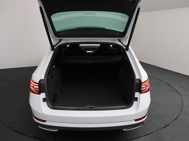 Skoda SUPERB Combi 1.5 TSI ACT Sportline Business VOL! | ACC | Navigatie | Elektrisch Panoramadak | Trekhaak!