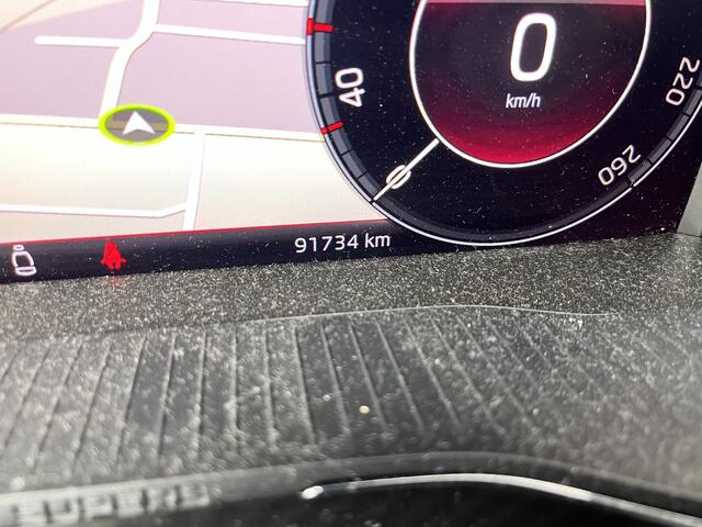 Skoda SUPERB Combi 1.4 TSI iV Sportline / AUTOMAAT/ TREKHAAK/ DCC/ SMARTLINK/ STUUR+STOELVERWARM./ MEMORY SEAT/ KEYLESS/ PARK.SENSOR.V+A/ CAMERA/ CRUISE/ DAB/ ELEK.ACHTERKLEP/ NAVI/ CLIMA/ LED/ 19'' LMV