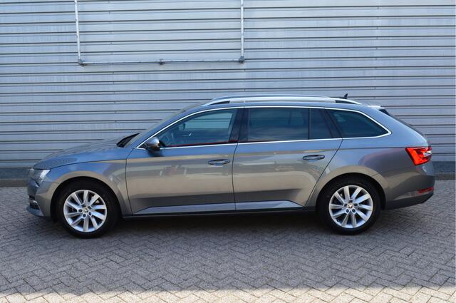 Skoda SUPERB Combi 1.4 TSI iV Business Edition Plus O.a: Trekhaak, Stoelverw, PDC, Camera, Keyless, etc. All-in prijs!