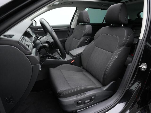 Skoda SUPERB 1.4 TSI iV 218 pk Style | Panoramadak | Trekhaak | Navigatie Columbus | Geheugenstoel | Matrix LED | 360 Camera | Adaptief onderstel