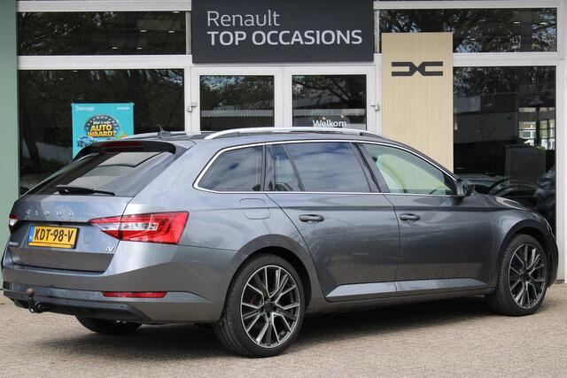 Skoda SUPERB Combi 1.4 TSI iV Business Edition Plus | Trekhaak | Adaptieve Cruise | Achteruitrijcamera