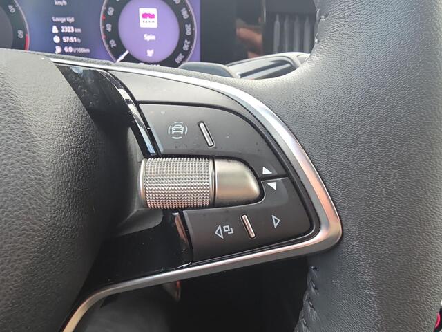 Skoda SUPERB Combi 1.5 TSI PHEV Laurin & Klement | VOL!! | Trekhaak | Pano | Leder | Led matrix |