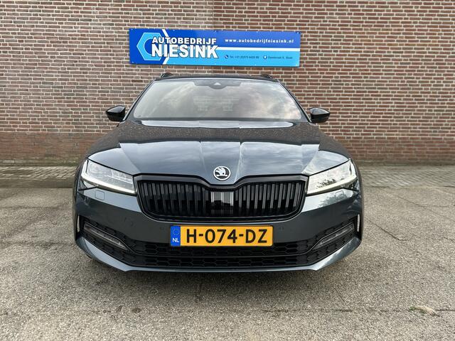 Skoda SUPERB Combi 1.5 TSI ACT Sportline Business Automaat Carplay/ACC/Pano/Trekhaak/Canton Audio/Memory/Keyless
