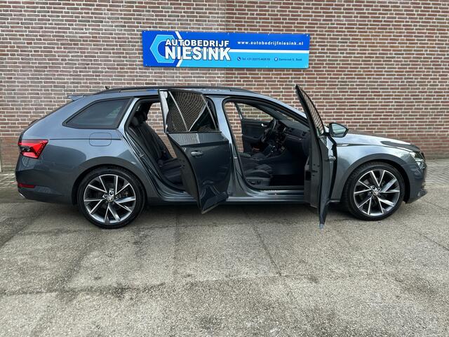 Skoda SUPERB Combi 1.5 TSI ACT Sportline Business Automaat Carplay/ACC/Pano/Trekhaak/Canton Audio/Memory/Keyless