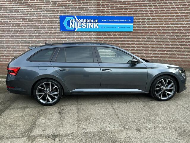 Skoda SUPERB Combi 1.5 TSI ACT Sportline Business Automaat Carplay/ACC/Pano/Trekhaak/Canton Audio/Memory/Keyless