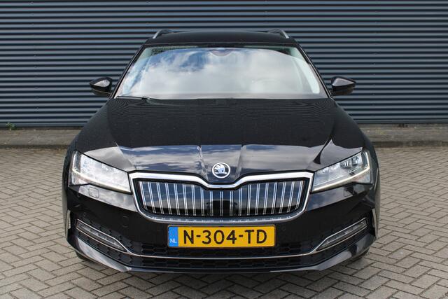 Skoda SUPERB Combi 1.4 TSI iV Business Virtual-Cockpit Afn.-trekhaak Memory-Stoelen Leer/Alcantara Carplay Camera