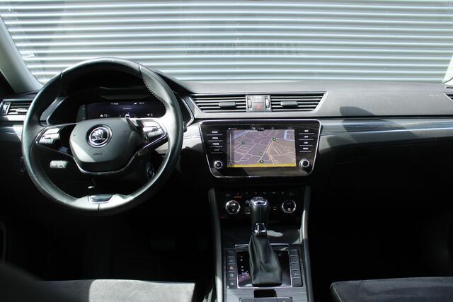 Skoda SUPERB Combi 1.4 TSI iV Business Virtual-Cockpit Afn.-trekhaak Memory-Stoelen Leer/Alcantara Carplay Camera