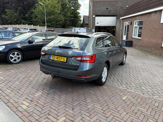 Skoda SUPERB Combi 1.4 TSI Ambition TREKHAAK NAVI CARPLAY CLIMA